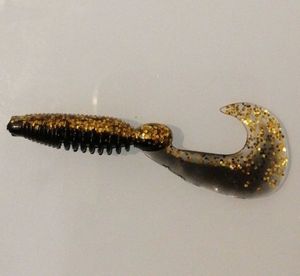 Lures Caperlan IWAKI NOIR ET OR 6CM