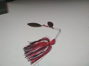 Lures Caperlan Spinnerbait rouge