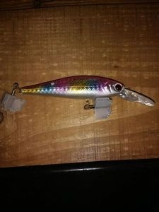 Lures Aliexpress minnow arc en ciel 8cm