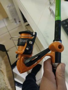 Reels Pioneer tackle Cf-200xh