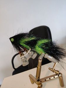 Flies Moi  Streamer jerk noir, chartreuse 