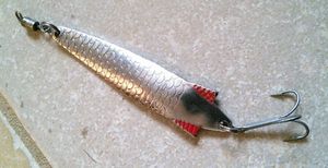 Lures null Cuillère ondulante, 12 gr ( argentée, ailettes rouges). Lures null Cuillère ondulante, 12 gr ( argentée, ailettes rouges).