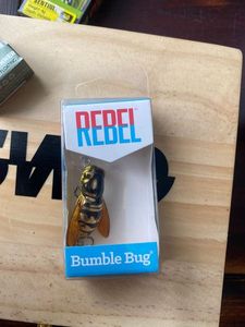 Lures Rebel Bumble bug 