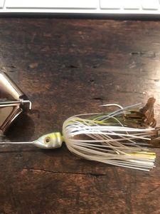 Lures null BUZZBAIT. 26G Lures null BUZZBAIT. 26G