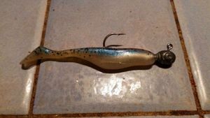 Lures Bass Assassin turbo shad bleu /blanc pailleté 
