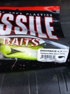 Lures Missile Baits Shockwave chartreuse White