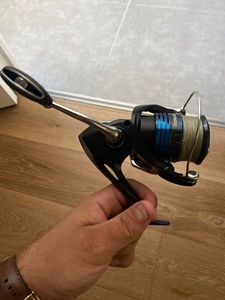 Reels Shimano NEXAVE FI 4000HG
