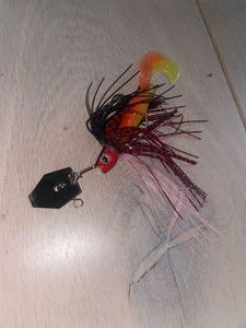 Lures LMAB Chatterbait 7g + trailer orange queue de dragon 