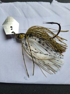 Lures Caperlan CHATTERBAIT BEALEY 10.5gr GREENPUMPKIN WHITE