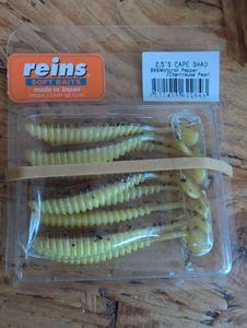 Lures Reins S-CAPE shad 2,5" motor oil pepper / chartreuse pearl B48