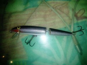 Lures Rapala Leurre articulé brochet blanc noire à tête rouge Lures Rapala Leurre articulé brochet blanc noire à tête rouge