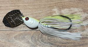 Lures Sakura Cajun bladed jig 21grs white&chart