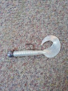Lures null grub