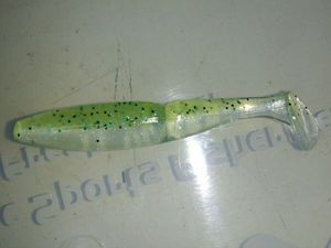 Leurres Sawamura one up shad 2"(5cm) 077 green Pearl 