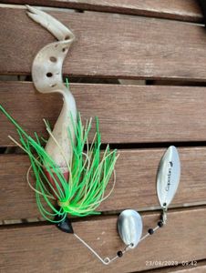 Lures Caperlan chatterbait avec un sandra